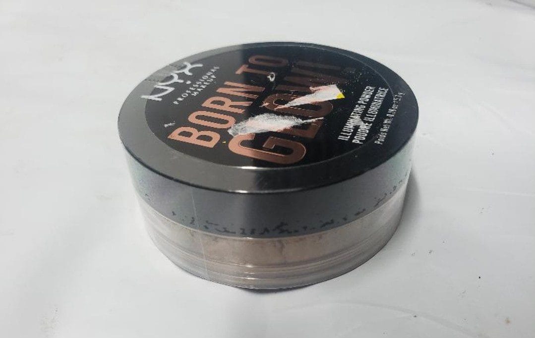 NYX Professional Makeup Born to Glow Illuminating Loose Powder - 0.18oz NYX Professional Makeup Born to Glow Illuminating Loose Powder - 0.18oz