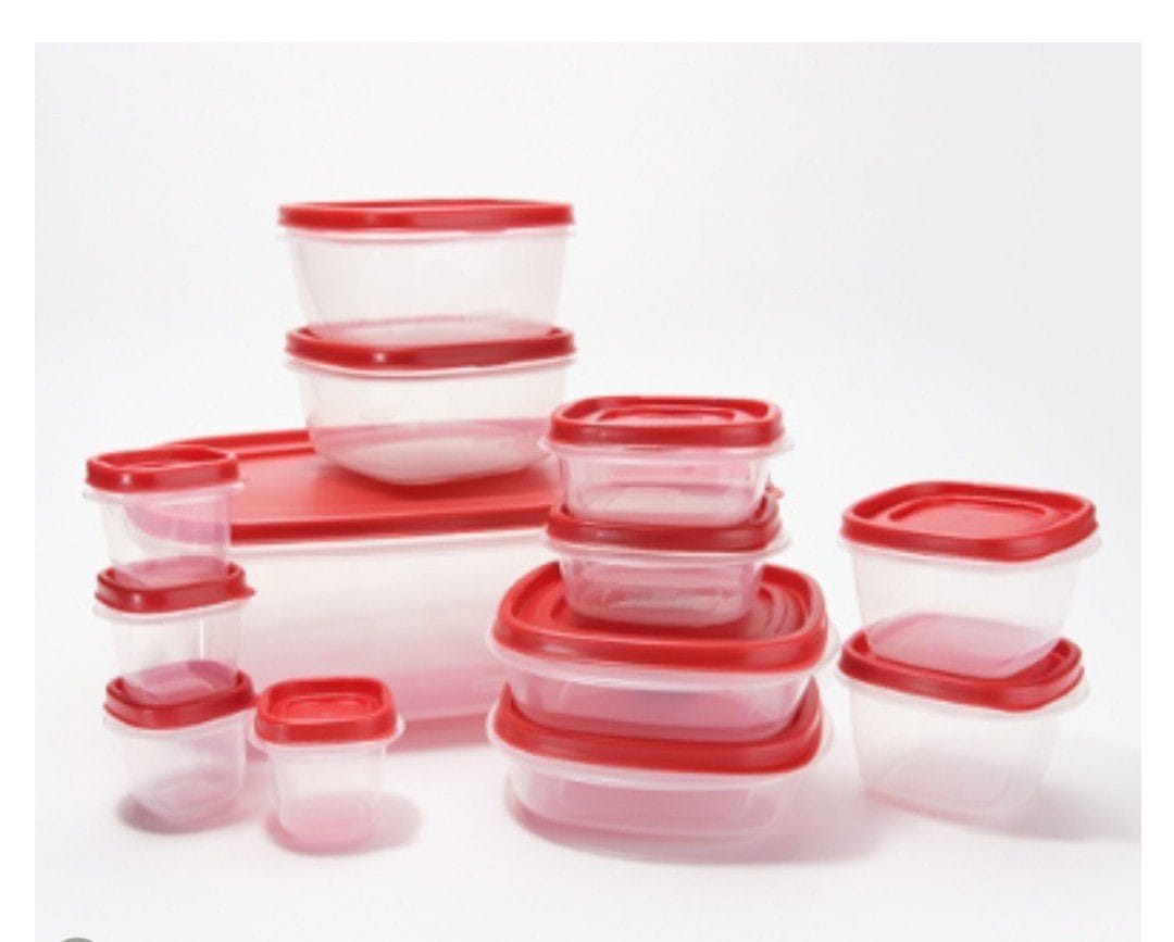 Rubbermaid 13-Piece Storage Set with Easy Find Lids.