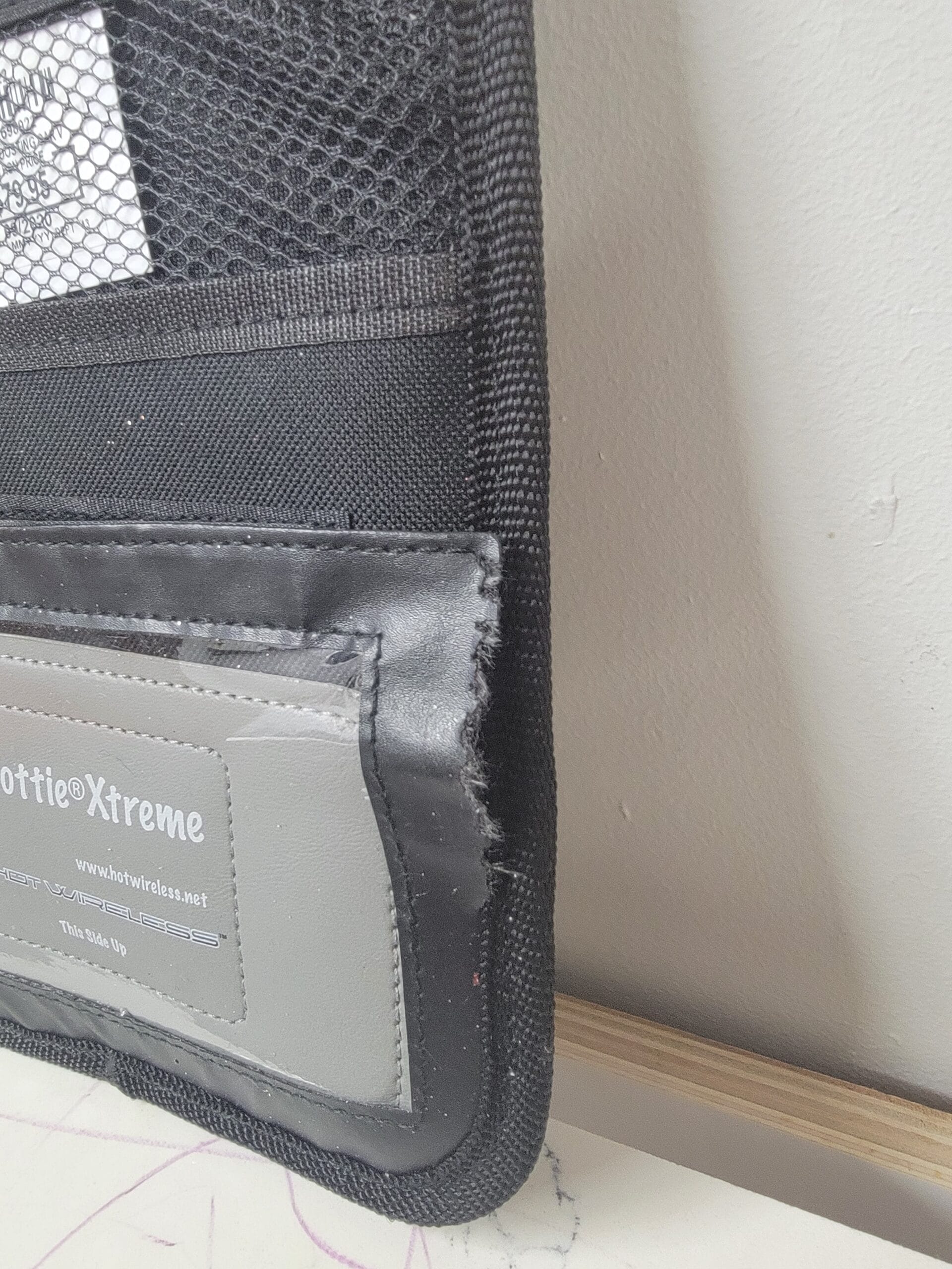 SIGNAL BOOSTING CAR VISOR