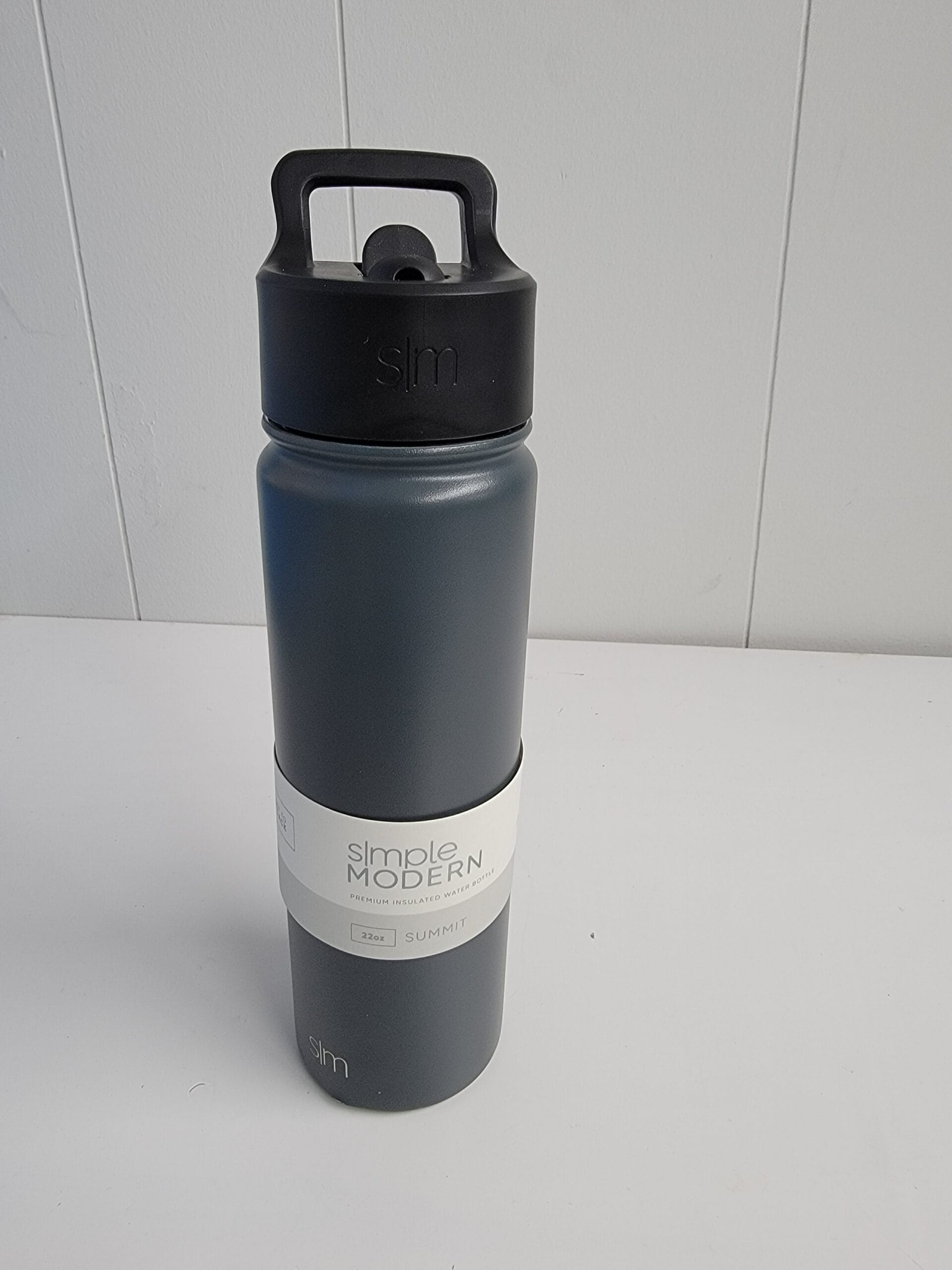 Simple Modern 22oz Insulated Stainless Steel Summit Water Bottle with Straw - Graphite