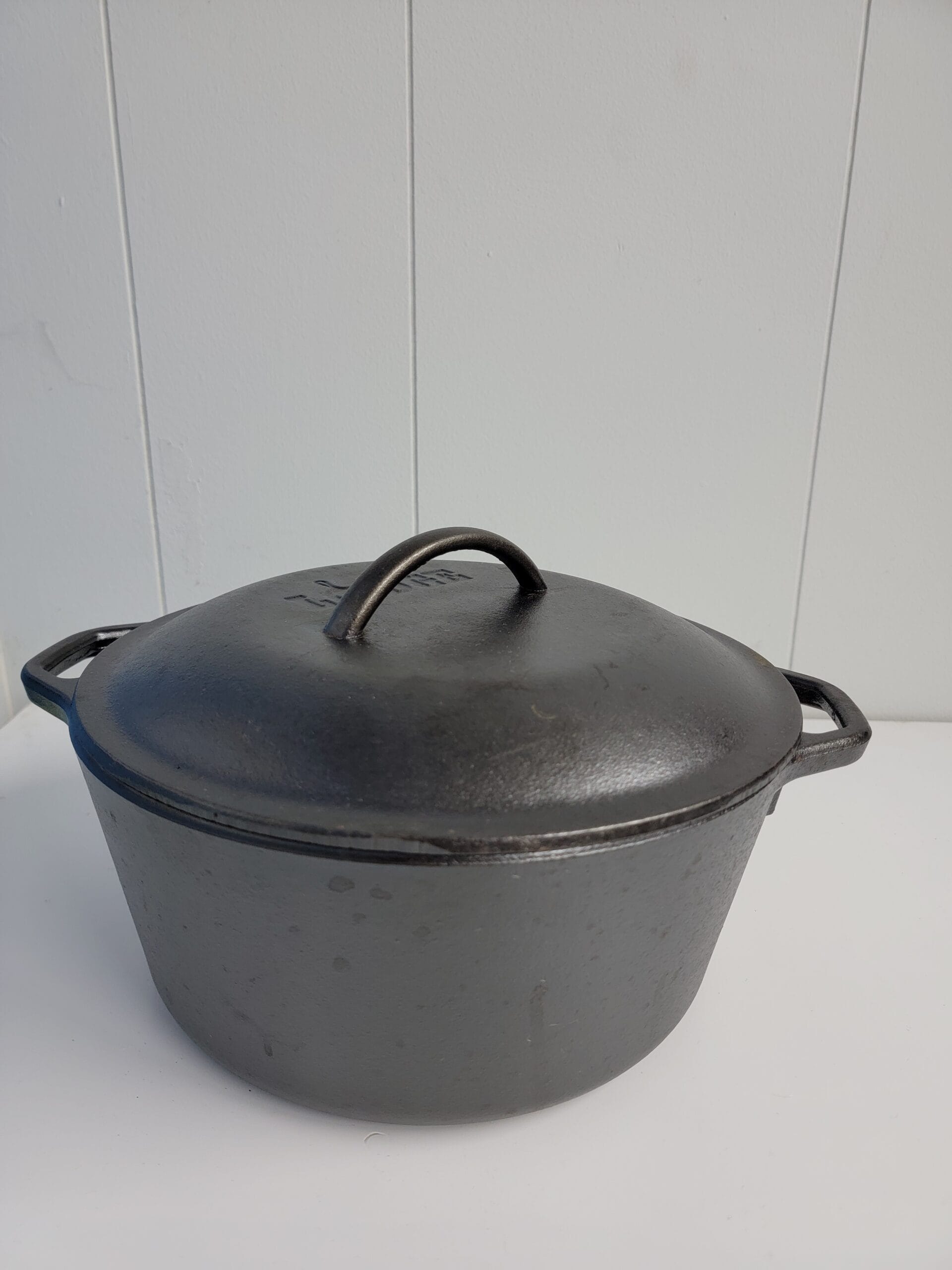 Lodge 5qt Cast Iron Dutch Oven