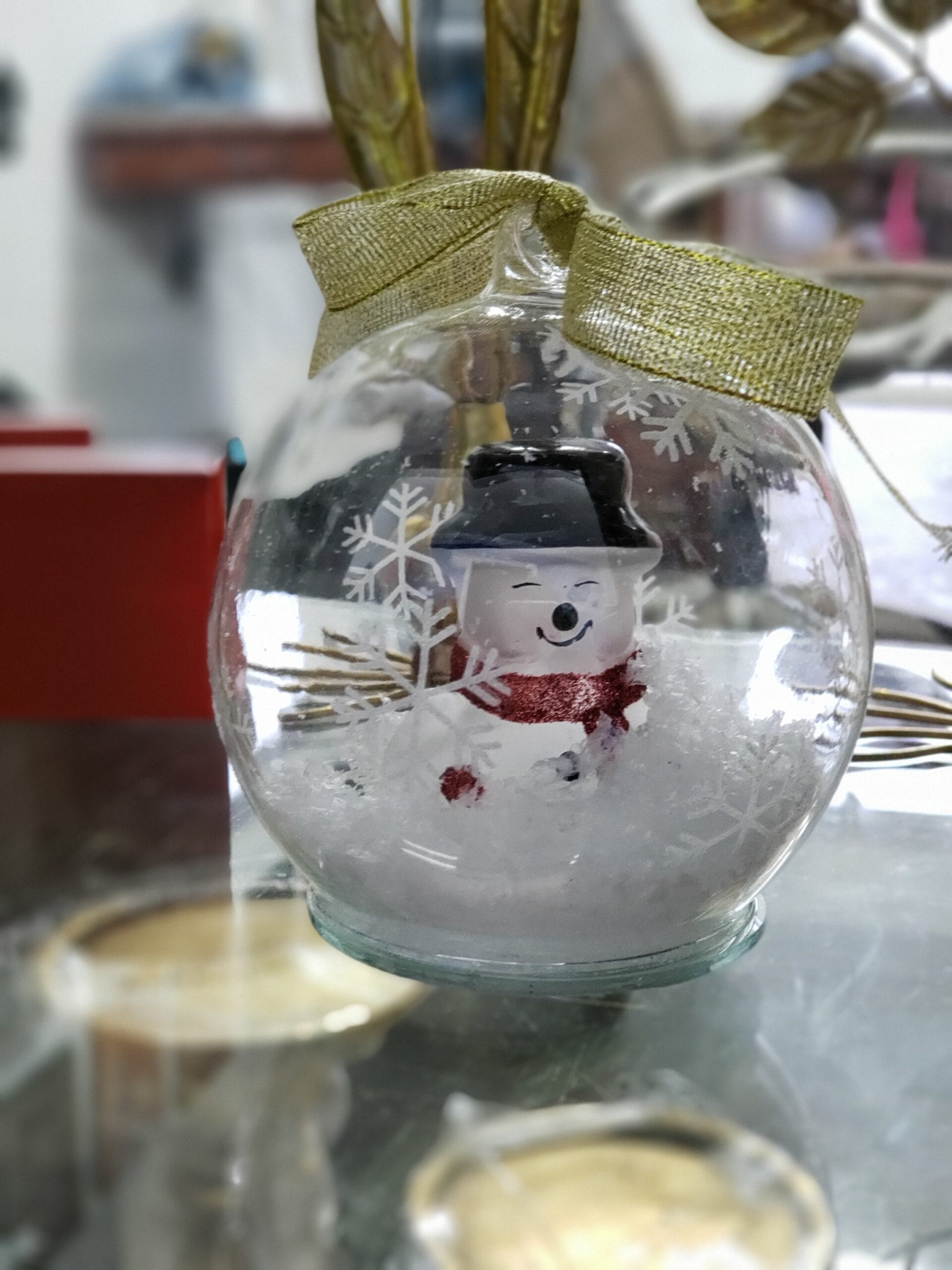 Winter Lane 6-pack Illuminated LED Glass Globes with Gift Bags