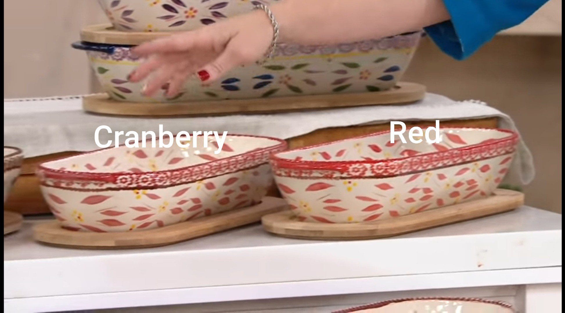 Temp-tations Old World Set of 3 Oval Nesting Bakers w/ Wooden Lid